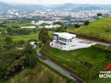 Casa de campo de alto standing de 3 dormitorios en venta Dos Quebradas, Departamento de Risaralda