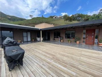 Casa de campo de alto standing de 3 dormitorios en venta Gómez Plata, Departamento de Antioquia