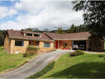 Casa de campo de alto standing de 3 dormitorios en venta La Calera, Colombia