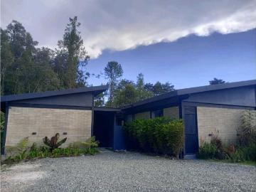 Casa de campo de alto standing de 3 dormitorios en venta La Ceja, Colombia
