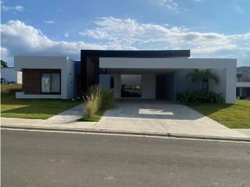 Casa de campo de alto standing de 3 dormitorios en venta Pereira, Departamento de Risaralda