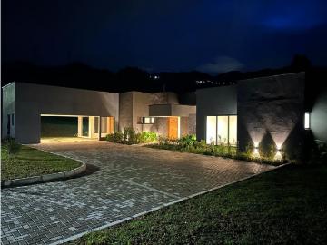 Casa de campo de alto standing de 3 dormitorios en venta Retiro, Colombia