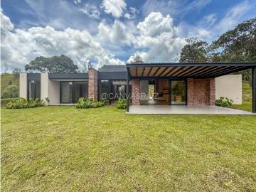 Casa de campo de alto standing de 3 dormitorios en venta Retiro, Departamento de Antioquia