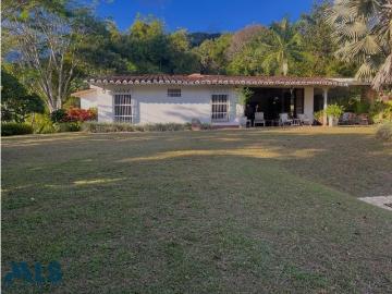 Casa de campo de alto standing de 3 dormitorios en venta Santo Domingo, Colombia