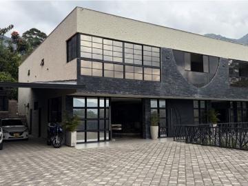 Casa de campo de alto standing de 10 dormitorios en venta Copacabana, Colombia