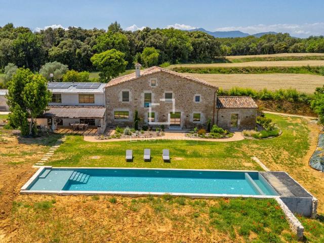 Casa de campo de alto standing de 1132 m2 en venta Cornellà del Terri, España