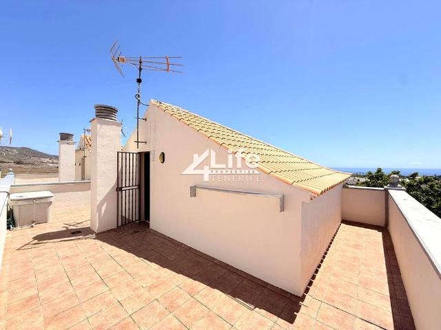 Casa de campo de alto standing de 121 m2 en alquiler Costa Adeje, España