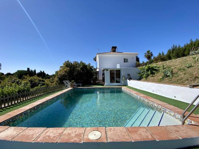 Casa de campo de alto standing de 238 m2 en venta Estepona, Andalucía