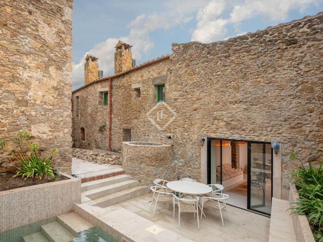 Casa de campo de alto standing de 245 m2 en venta Gualta, España