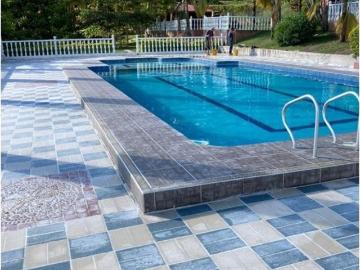 Casa de campo de alto standing de 2 dormitorios en venta La Mesa, Colombia