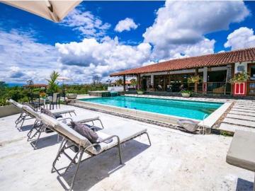 Casa de campo de alto standing de 5 dormitorios en venta Montenegro, Colombia