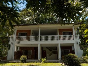Casa de campo de alto standing de 7 dormitorios en venta Carmen de Apicalá, Colombia