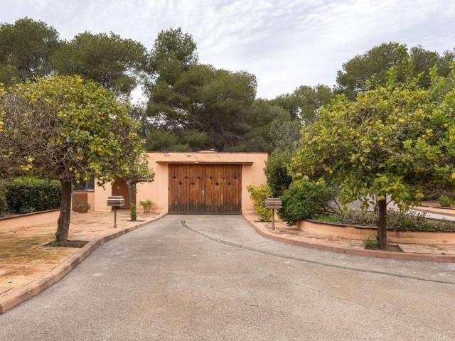 Casa de campo de alto standing de 7 dormitorios en venta El Bosque, Andalucía