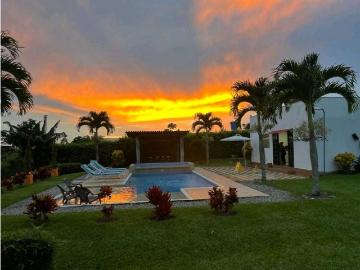 Casa de campo de alto standing de 7 dormitorios en venta Montenegro, Colombia