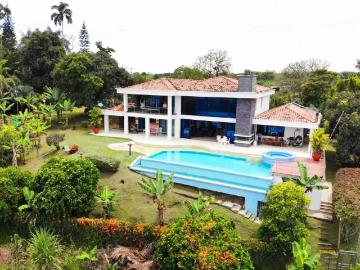 Casa de campo de alto standing de 40000 m2 en venta Armenia, Quindío Department