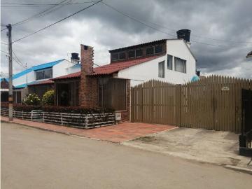 Casa de campo de alto standing de 4 dormitorios en venta Zipaquirá, Colombia