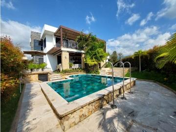 Casa de campo de alto standing de 4 dormitorios en venta Armenia, Colombia