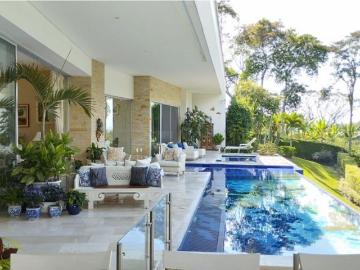 Casa de campo de alto standing de 4 dormitorios en venta Armenia, Colombia