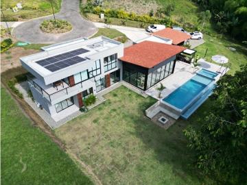 Casa de campo de alto standing de 4 dormitorios en venta Armenia, Quindío Department