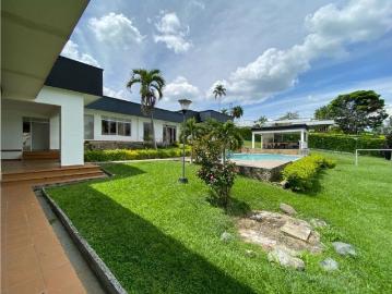 Casa de campo de alto standing de 4 dormitorios en venta Armenia, Quindío Department