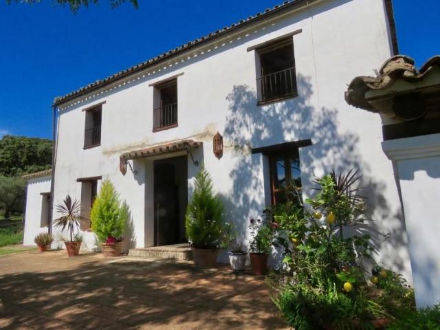 Casa de campo de alto standing de 4 dormitorios en venta Aracena, España