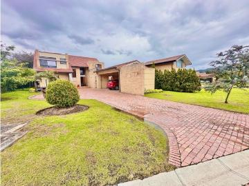 Casa de campo de alto standing de 4 dormitorios en venta Cajicá, Colombia
