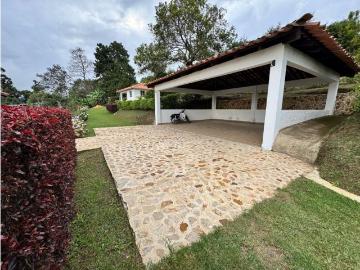 Casa de campo de alto standing de 4 dormitorios en venta Cali, Colombia