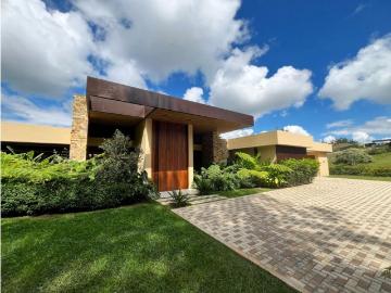 Casa de campo de alto standing de 4 dormitorios en venta Carmen de Viboral, Colombia