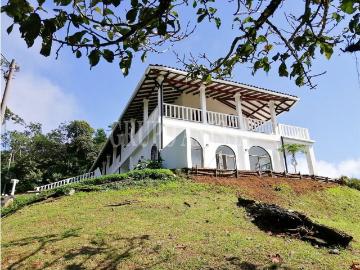 Casa de campo de alto standing de 4 dormitorios en venta Chame, Panamá Oeste