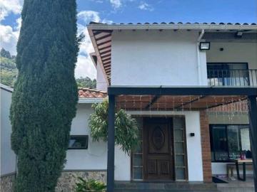 Casa de campo de alto standing de 4 dormitorios en venta Copacabana, Colombia