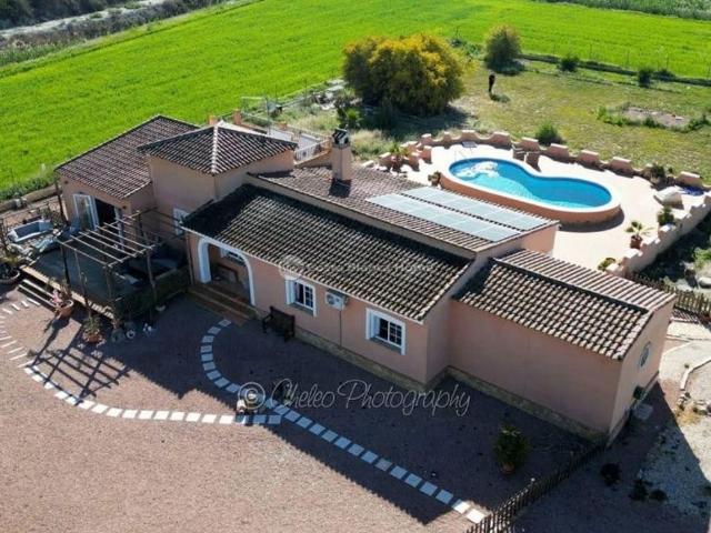 Casa de campo de alto standing de 4 dormitorios en venta Dolores, España