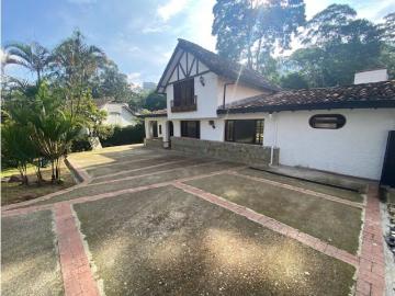 Casa de campo de alto standing de 4 dormitorios en venta Envigado, Colombia
