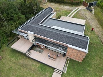Casa de campo de alto standing de 4 dormitorios en venta Envigado, Colombia