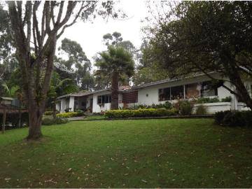 Casa de campo de alto standing de 4 dormitorios en venta Envigado, Departamento de Antioquia