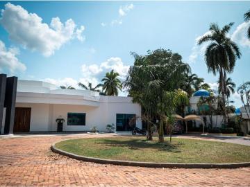 Casa de campo de alto standing de 4 dormitorios en venta Gama, Colombia