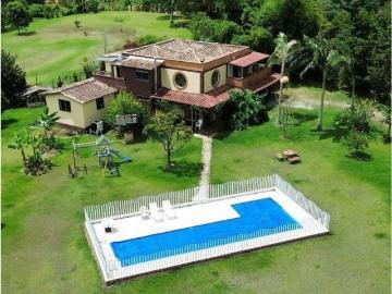 Casa de campo de alto standing de 4 dormitorios en venta Guarne, Departamento de Antioquia