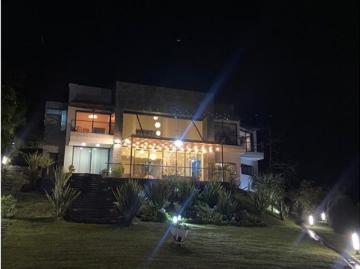Casa de campo de alto standing de 4 dormitorios en venta La Estrella, Colombia