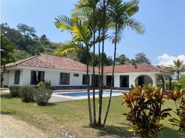 Casa de campo de alto standing de 4 dormitorios en venta Manizales, Departamento de Caldas