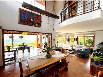 Casa de campo de alto standing de 4 dormitorios en venta Medellín, Departamento de Antioquia
