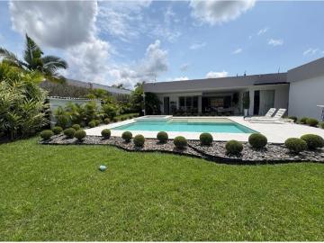 Casa de campo de alto standing de 4 dormitorios en venta Pereira, Colombia