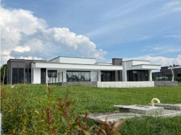 Casa de campo de alto standing de 4 dormitorios en venta Pereira, Departamento de Risaralda