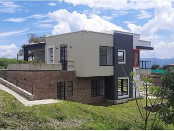 Casa de campo de alto standing de 4 dormitorios en venta Pereira, Departamento de Risaralda
