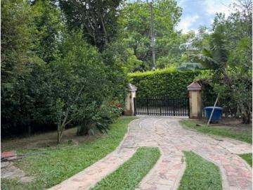 Casa de campo de alto standing de 4 dormitorios en venta Piedecuesta, Colombia