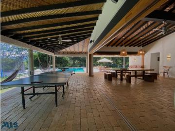 Casa de campo de alto standing de 5 dormitorios en venta Yolombó, Departamento de Antioquia