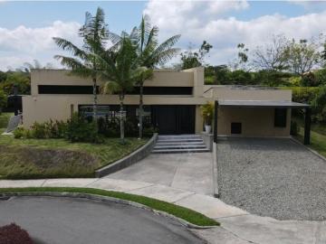 Casa de campo de alto standing de 5 dormitorios en venta Armenia, Colombia