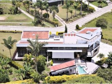 Casa de campo de alto standing de 5 dormitorios en venta Circasia, Colombia