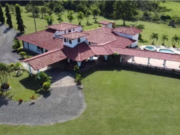 Casa de campo de alto standing de 5 dormitorios en venta Coclé, Panamá