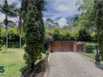 Casa de campo de alto standing de 5 dormitorios en venta Granada, Departamento de Sucre