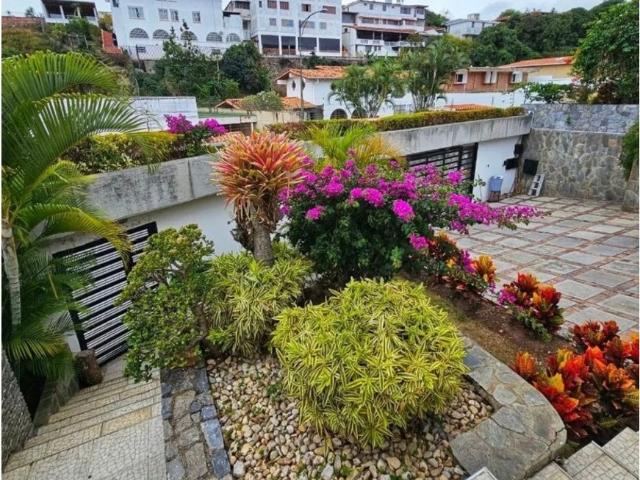 Casa de campo de alto standing de 5 dormitorios en venta Nueva Caracas, Distrito Capital