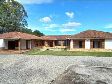 Casa de campo de alto standing de 5 dormitorios en venta Rionegro, Colombia